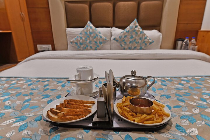 Dining 33 of 43