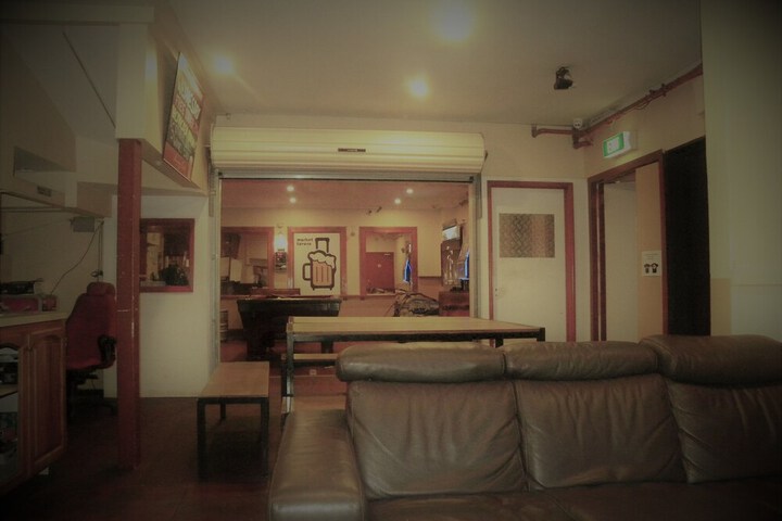 Lounge 105 of 135