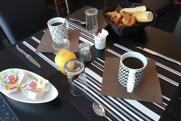 Breakfast/Coffee Service 17 of 35
