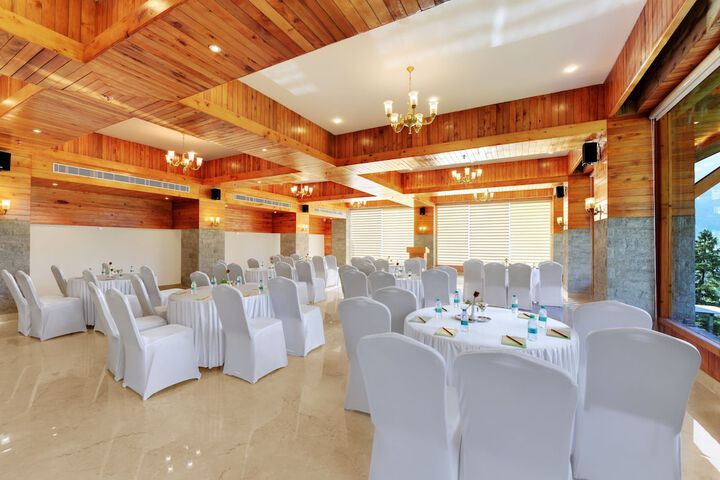 Ballroom/Hall 31 of 40