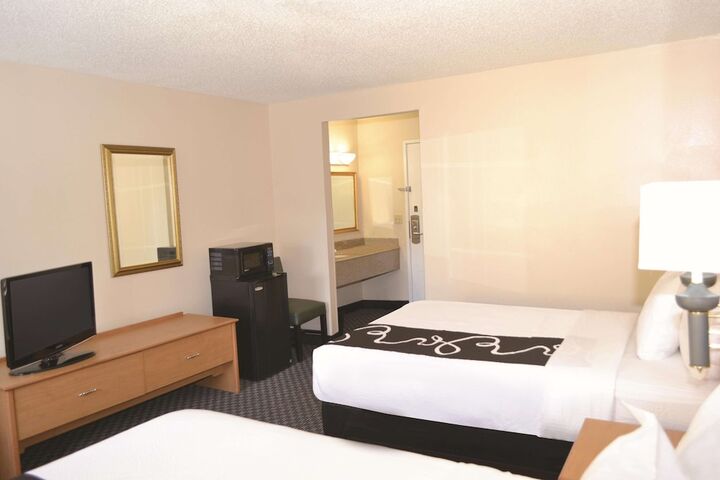 2 Double Beds (2 of 11)