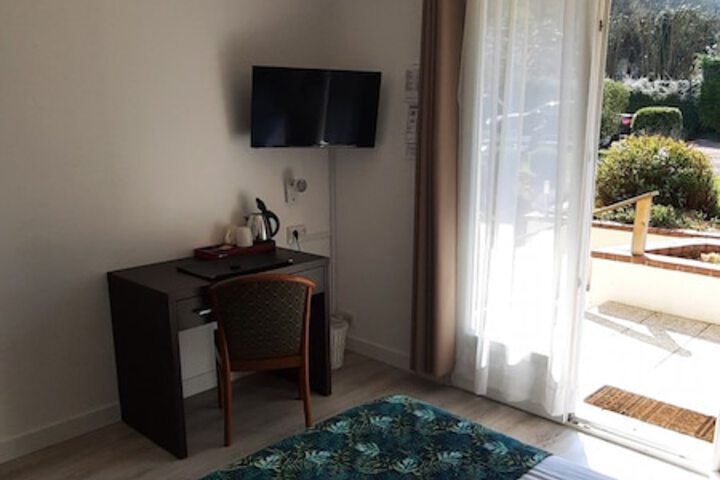 Room 12 of 74