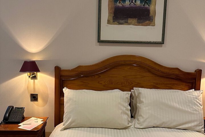 Room 14 of 33