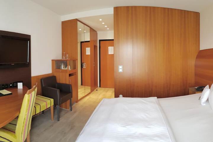 Room 18 of 63