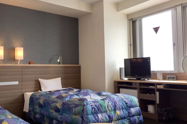 Room 15 of 36