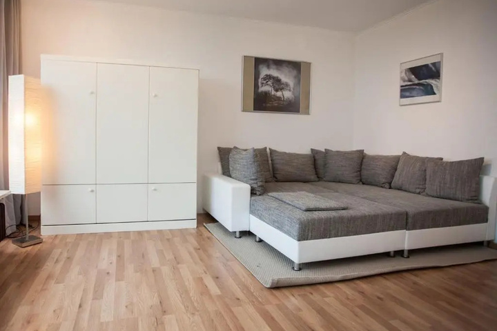Room 3 of 9