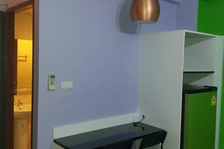 Room 8 of 30
