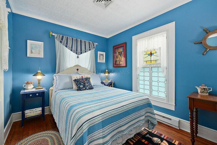 Room 4 of 35