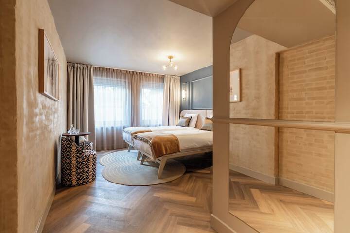 Room 30 of 54