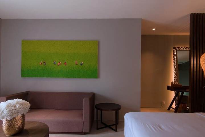 Room 16 of 77
