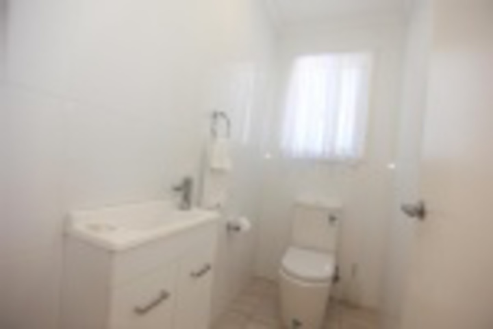 Room 305 of 324