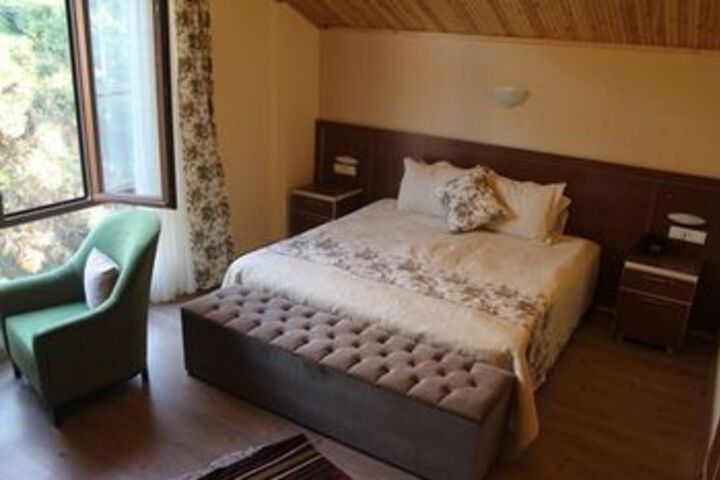 Room 6 of 35