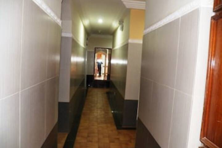 Ballroom/Hall 3 of 3