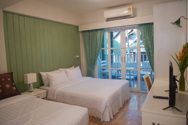 Room 25 of 122