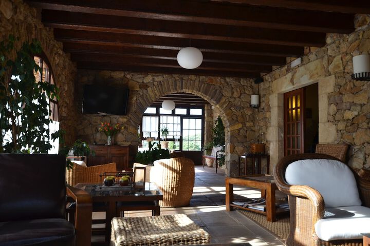 Lounge 53 of 72