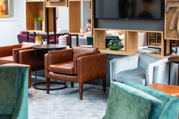 Lounge 63 of 72
