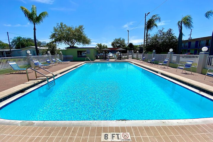 Pool 20 of 26