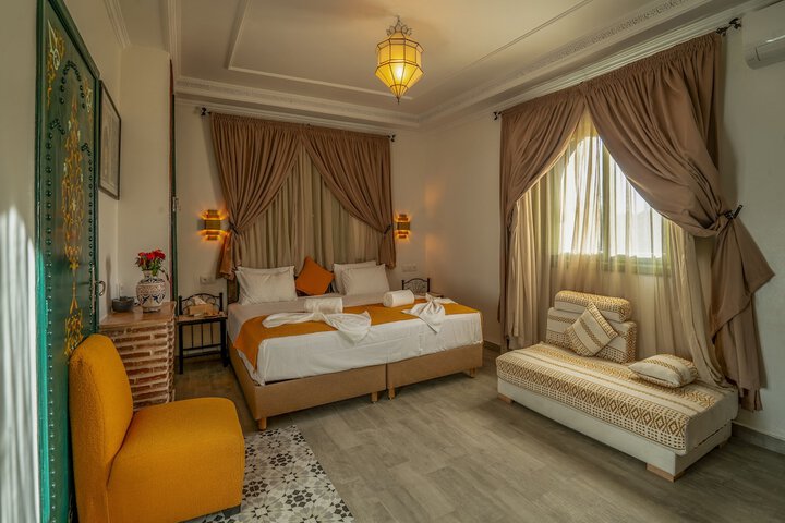 Room 9 of 24