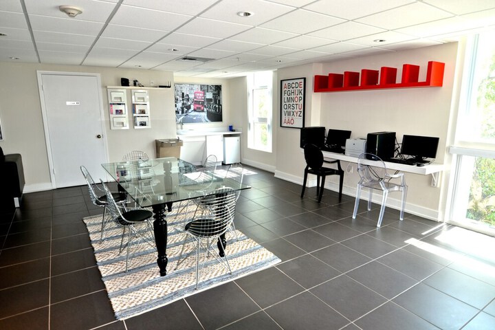 Business Center 52 of 69