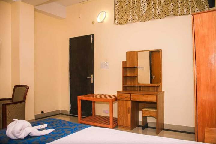Room 15 of 27