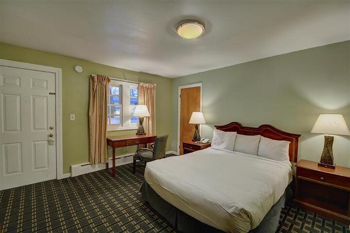 2 Queen Beds (6 of 6)