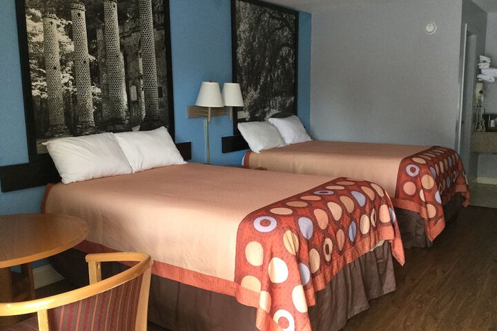 2 Double Beds (7 of 11)