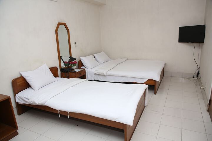 Room 11 of 22