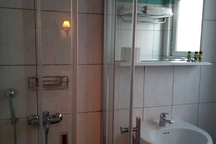 Room 42 of 71