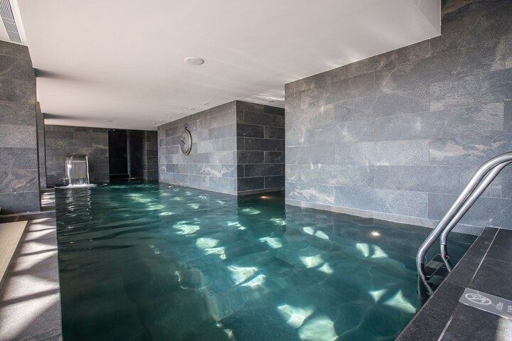 Hotel with Pool