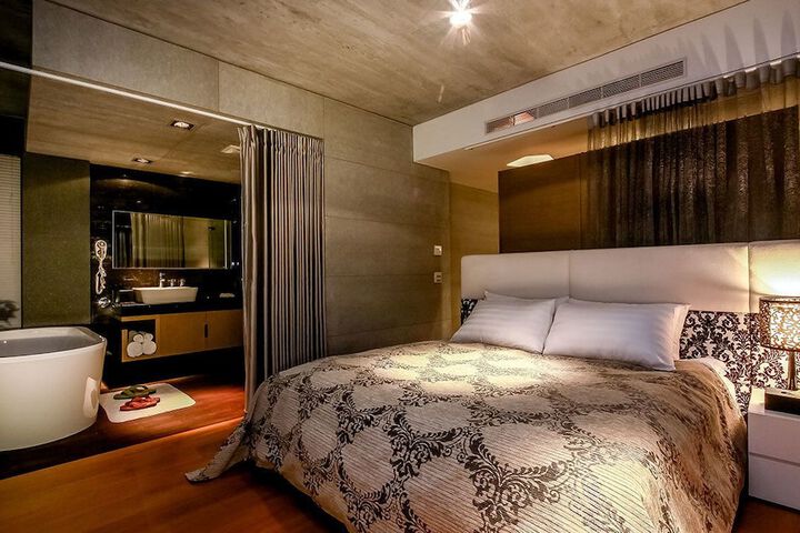 Room 18 of 43