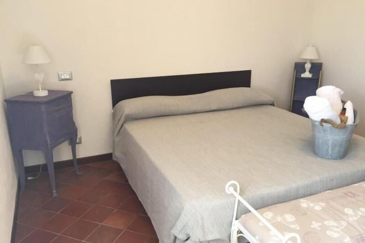 Room 8 of 48