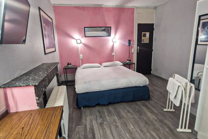 Room 18 of 25
