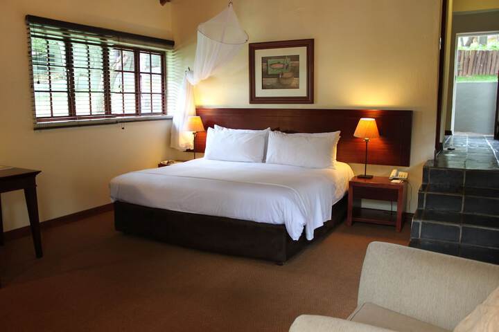 Room 3 of 86