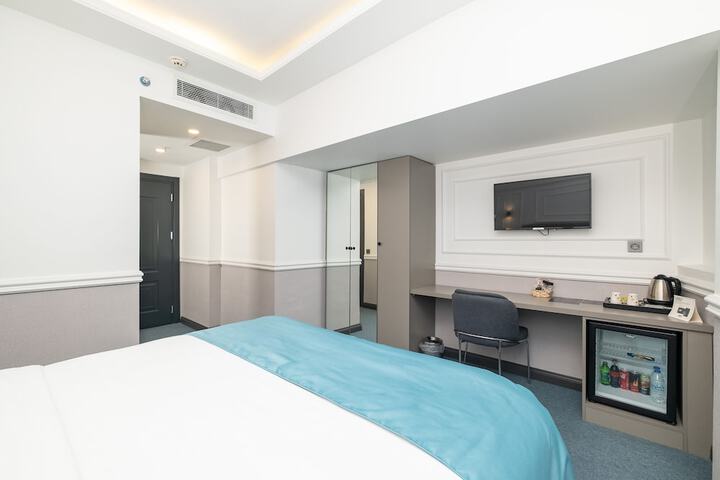 Room 18 of 49