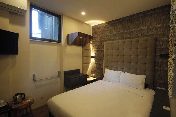 Room 114 of 204