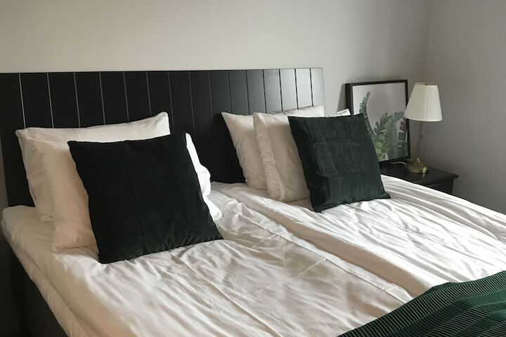Room 4 of 37