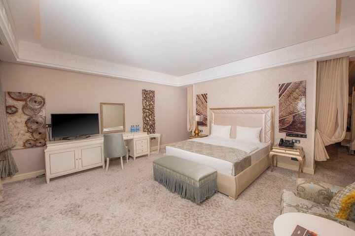 Room 9 of 54
