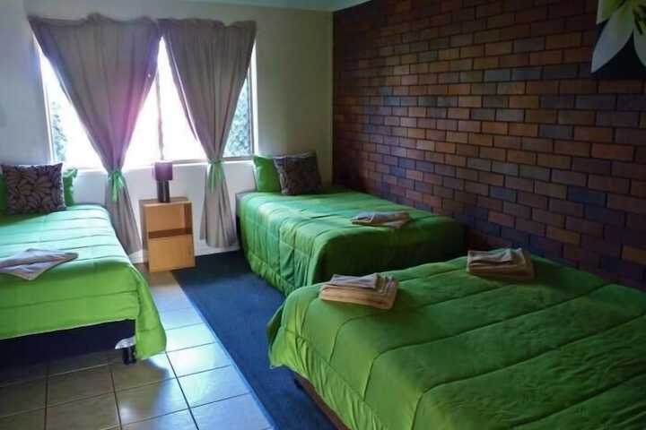 Room 12 of 33