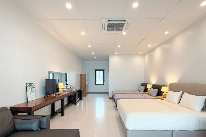 Room 16 of 47