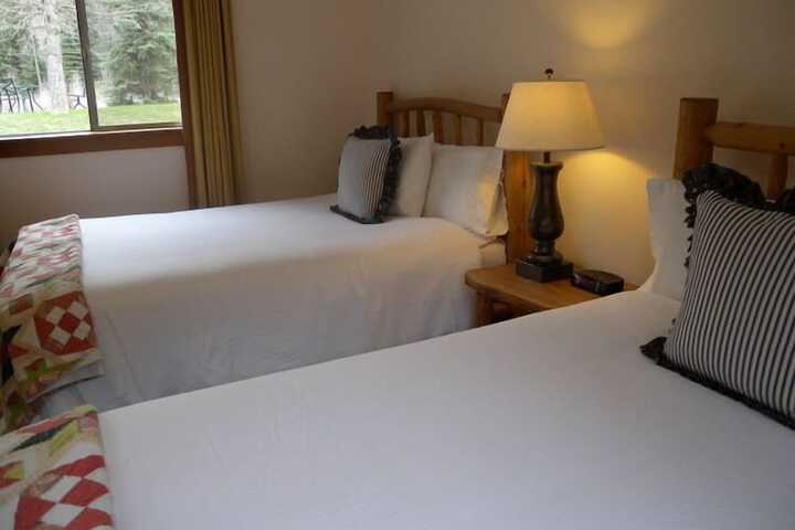 Room 4 of 139