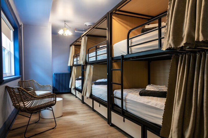 Room 28 of 59