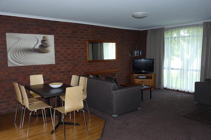 Room 10 of 28