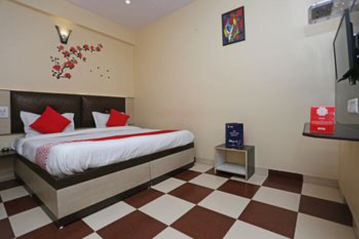 Room 11 of 34