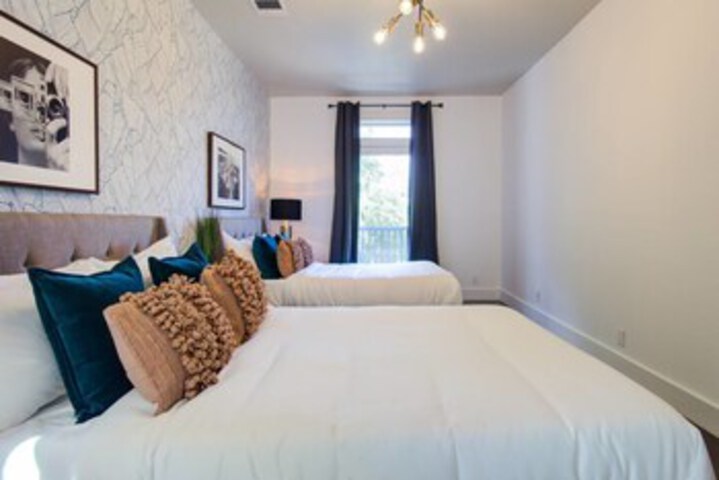 Room 43 of 63