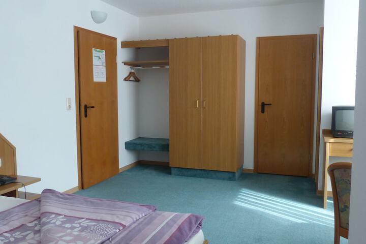 Room 6 of 22