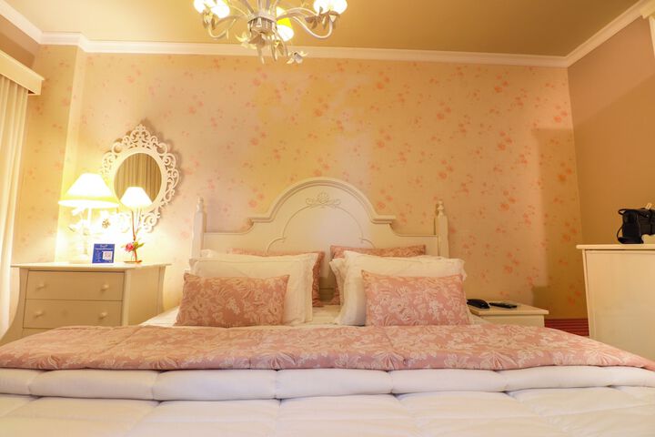 Room 34 of 68