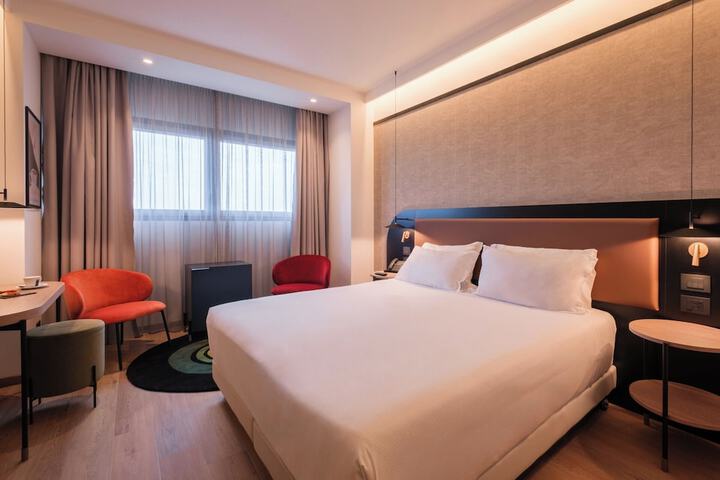 Room 13 of 60