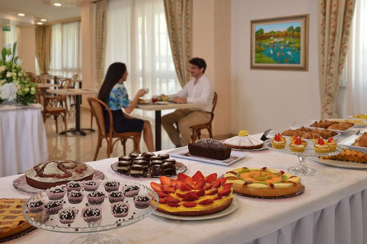 Dining Photos