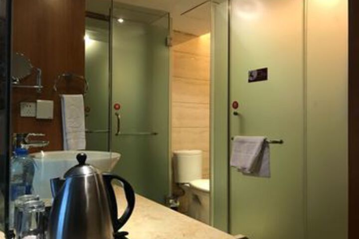 Room 5 of 31