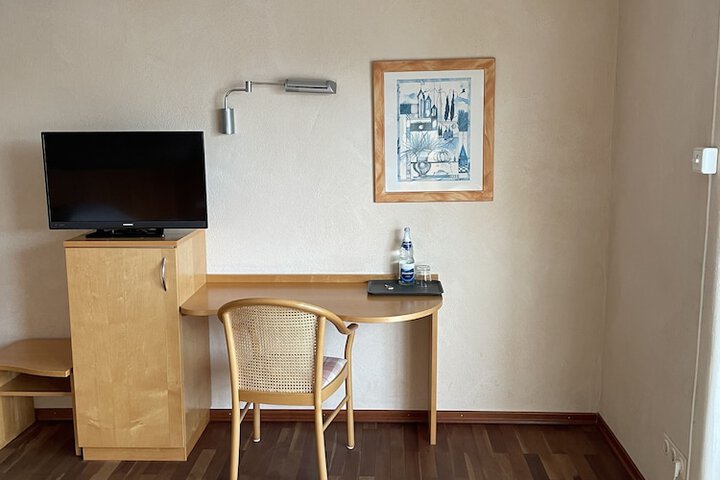 Room 6 of 21